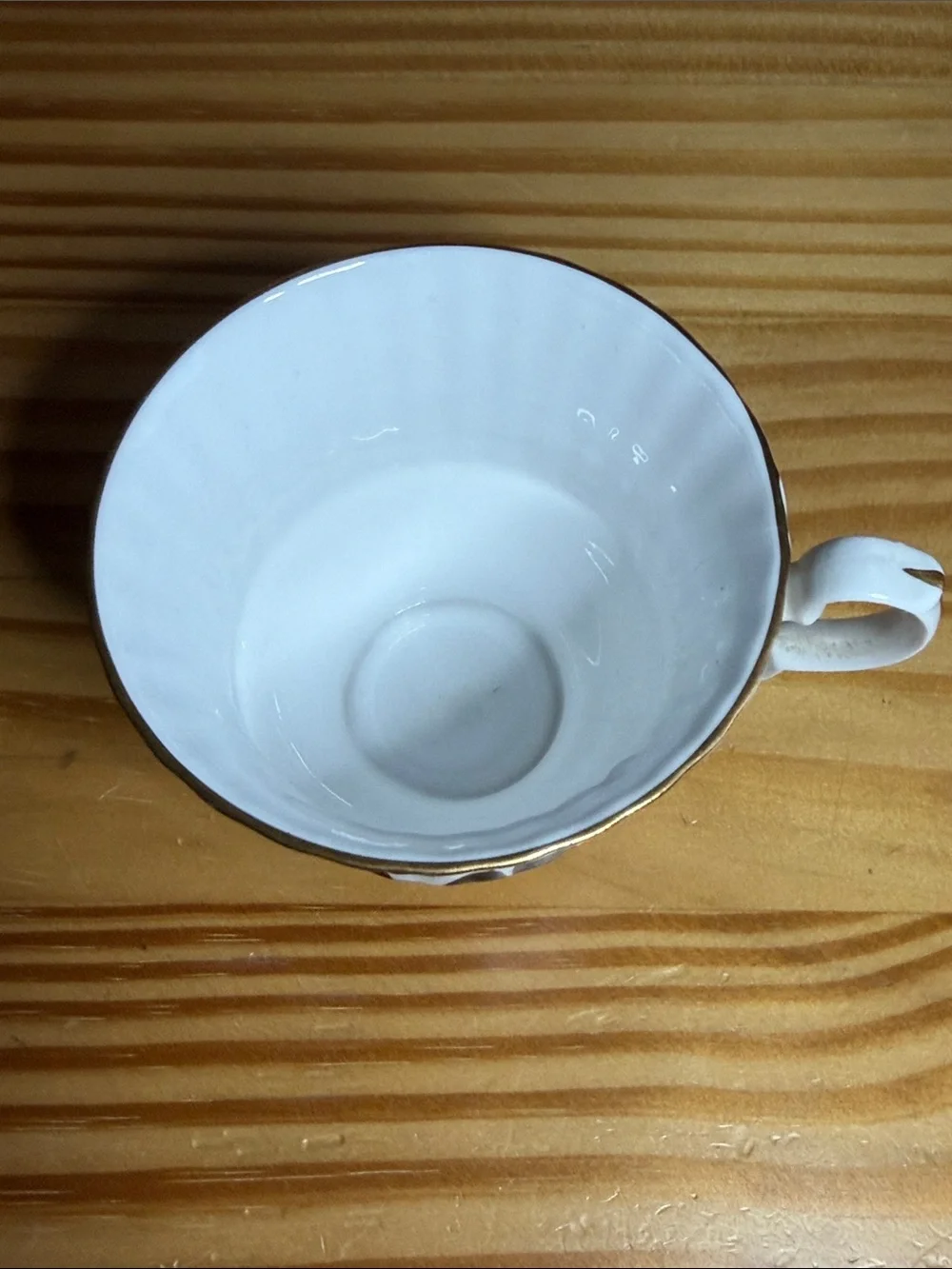 Vintage Royal Windsor Fine Bone China Teacup & Saucer Set - Red Roses England